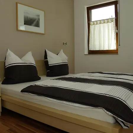 Pensión Gaestezimmer Zwischen Neckar Und Enz 3*